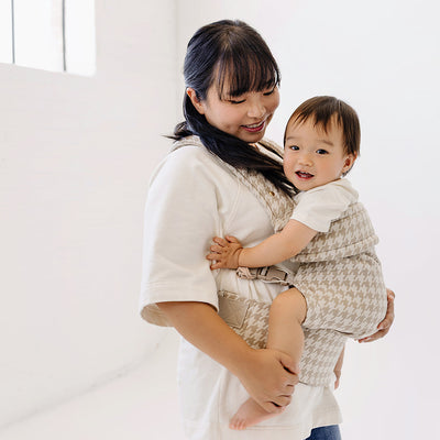 Essential Baby Carrier - presale - Beige Houndstooth
